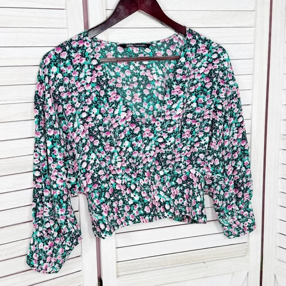 Zara Floral V-Neck Smocked Waist Crop Top Blouse Pink Green Medium‎